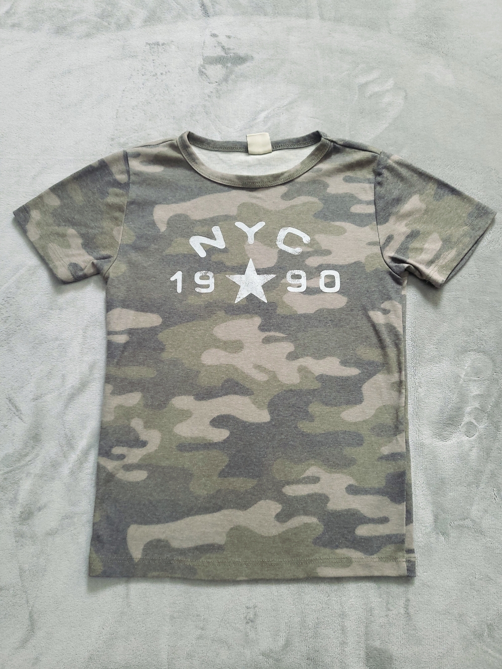 Urban Outfitters Kids Camo NYC Star Tee - Green